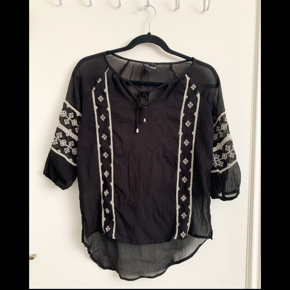 Sheer boho blouse 🖤